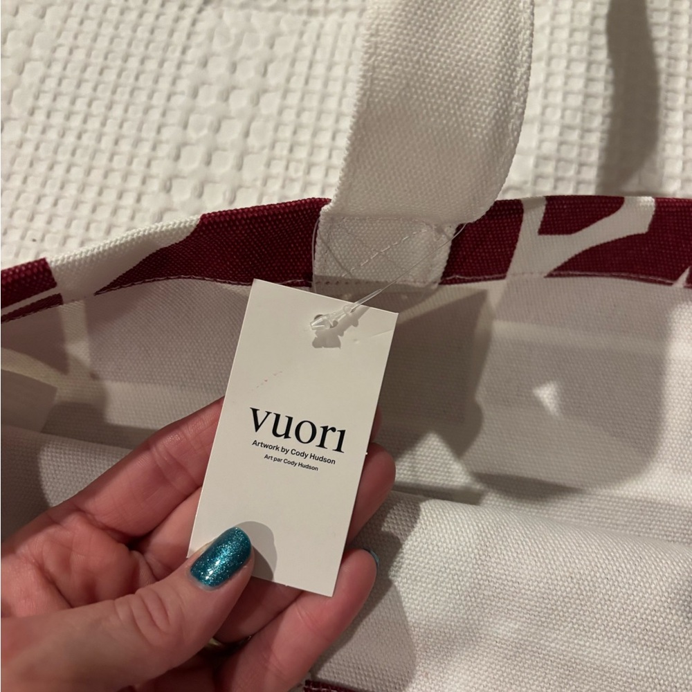 Vuori Holiday Tote-New - Picture 2 of 4